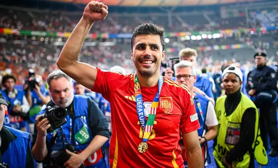 Rodri marzy o grze w Realu Madryt, Barcelona z sondowaniem