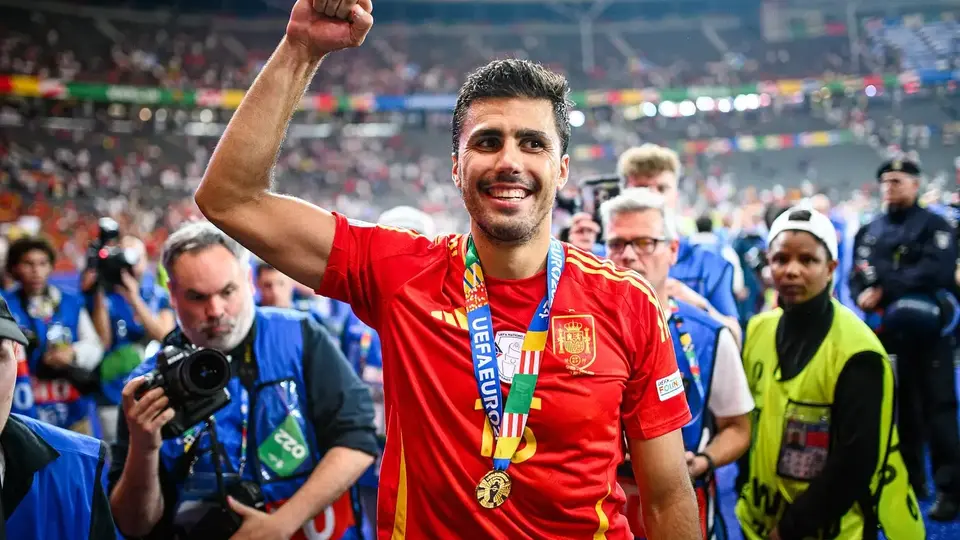 Rodri marzy o grze w Realu Madryt, Barcelona z sondowaniem