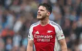 Arsenal triumfuje 3:0 nad City, Rice świętowanie kończy z guzem